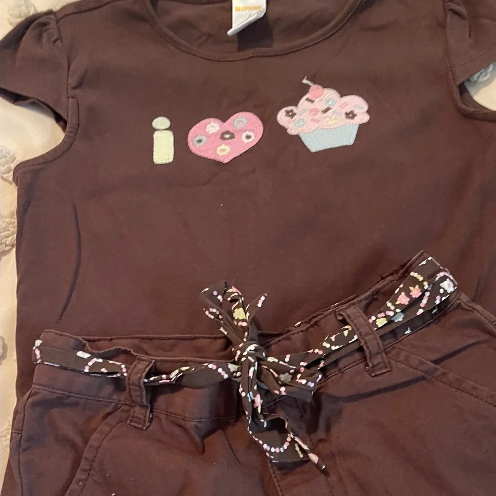 Gymboree Brown Top with Cupcake and Heart Design with shorts - Picture 4 of 4